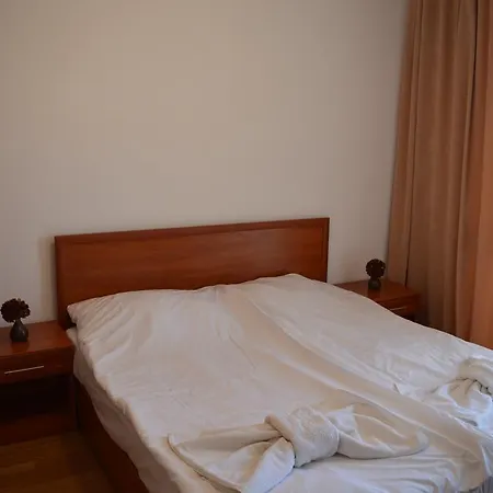 Bratanov In Ashton Hall 아파트